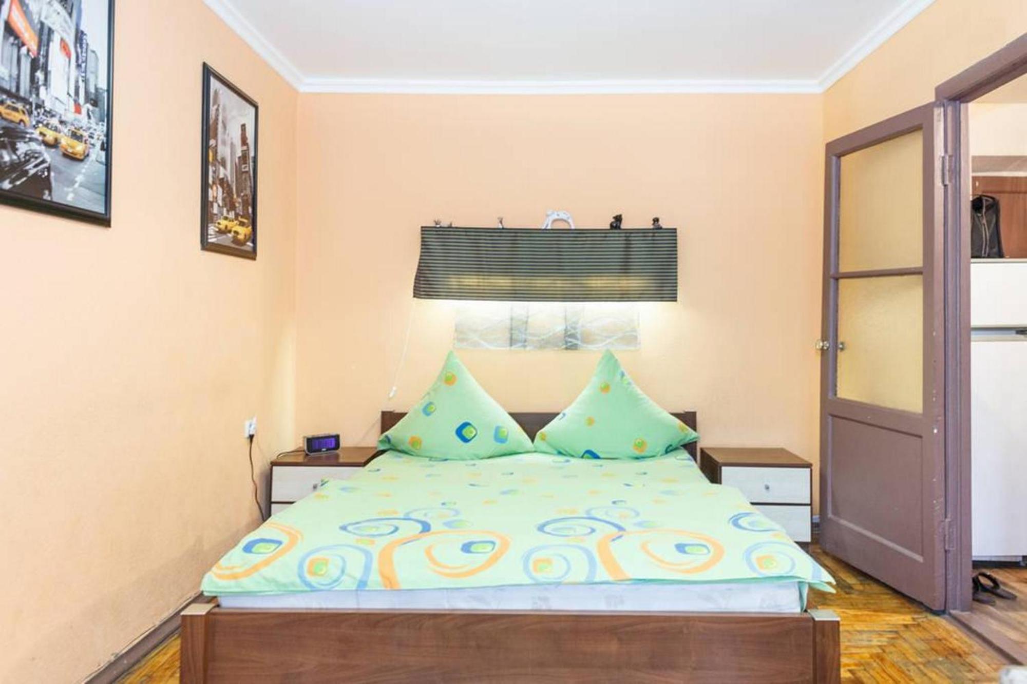 Apartment On Sobornyi Avenue 143 Near Intourist Hotel Zaporizhia Kültér fotó